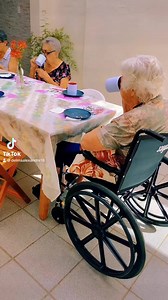 4.4K views · 711 reactions | Vamos amor tomar um ❤️❤️❤️❤️cafezinho com nós Deus abençoe￼❤️❤️❤️ | Casa de Repouso Santa Clara | Facebook