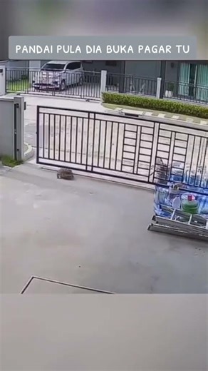 Pandai Dia Buka Pagar