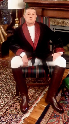 A classic morning .. in Dehner boots! Friday ... Dehner Friday. Boot lust? #leathergay #gear365 #leathermenofinstagram #bluf #gayuniform #leathersex #hotboots #gayleatherfetish #bootedgay ##leather365 #bootedgay #bootedman #bootslave #bootmaster #ridingboots #bootblack #bootlicker #meninboots #alphamales #subformaster #bootservice | Michael Gmichale