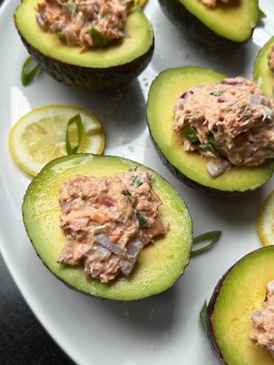 Heart-healthy fats meet fresh salmon protein. Try our avocado stuffed salmon using fresh finds on SALE! Fairway Insiders save more, every week! 🛒📲 Shop Fresh Premium Atlantic Salmon Fillet now $9.99/lb and Large Hass Avocado now $0.99 ea: http://spr.ly/6185fIFbR | Fairway Market
