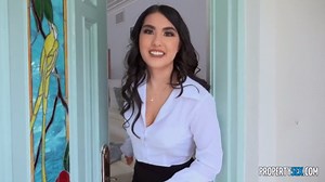 Big booty Asian gets clapped