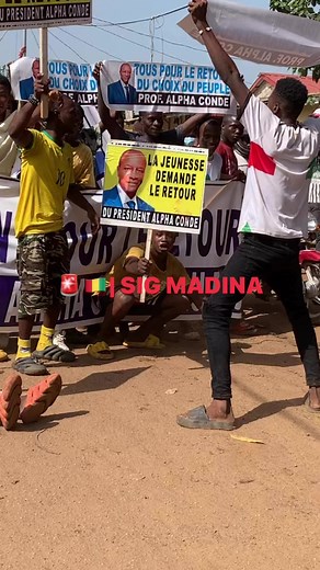 2.5K views · 28 reactions | | CONAKRY : des jeunes et femmes réclament le retour d’Alpha CONDE au pouvoir dans les rues de la Sig Madina ✅ | Authentique Info. | Facebook