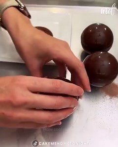 124K views · 601 reactions | Simple way to make hot chocolate bombs! | MetDaan Cakes | Facebook