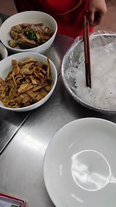 13 reactions | Học viên học nghề bún ngan X-007 được nóc nhà tới động viên ngay tại lớp học, 060325. | Nữ Công Thanh Mai | Facebook