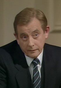 Yes, Prime Minister S02:E08 - The Tangled Web