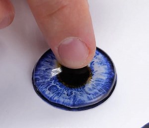 Beautiful necklace made with the print of little girl's eye! | Green Bean