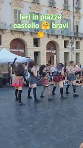 Altri gruppi dei ragazze ballerine in piazza castello ieri, Torino Italia! #piazzacastello #italy #fbreels #trendingreels #trending | Lolita Soriano