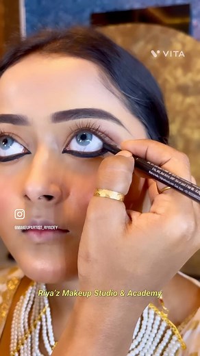Traditional kajal tutorial by MUA Riya'z Makeup Studio & Academy. #kajal #tutorial | Riya'z Makeup Studio & Academy