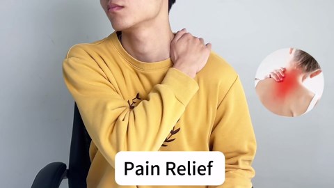 Heated Neck Wrap Cordless, Electric Heating Pad for Neck & Shoulder Pain Relief, Portable Heating Pad Mini for Relief of Sore Muscles, Gifts for Men & Women (Black)