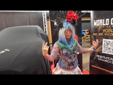 bodypainting a dragonlady, stunning Asian body art