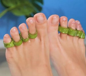 Awesome pedicure hacks to keep your feet look flawless! | 5-Minute Crafts GIRLY