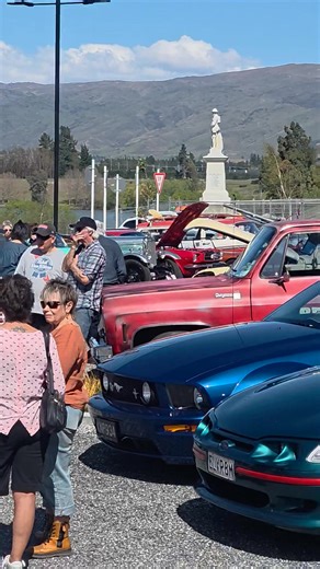 Small car meet in cromwell, took the chrysler for a burn, hot and windy as! | Wheels and Deals