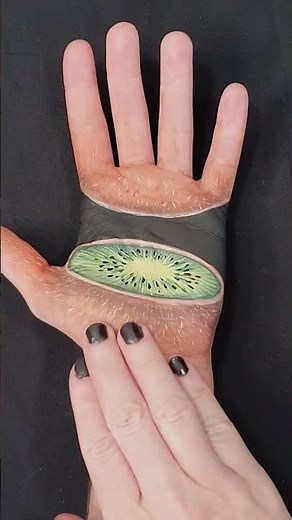 Muse mode: hungry. 🍕 #illusion