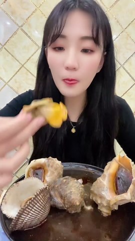 Satisfying Eating Giant Sea Shells