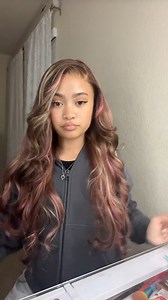 The wig looks so natural like her real hair😍 Hair Dorsanee Hair pink blonde brown highlights color lace frontal wig 26inch🥳 Link https://link.dorsaneehair.com/4cagAH6 🤗Unlimited $50 OFF code DOR50 | Dorsanee Hair