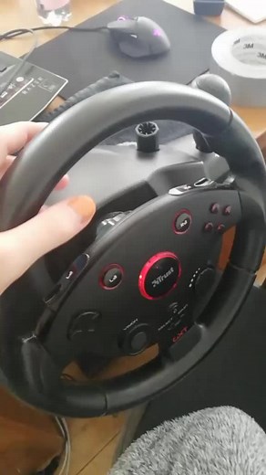 Day 1 of playing Formula 1 2020 with a 6 year old (almost) broken steering wheel untill @logitechg sends me a new one. #formula1 #f1 #logitech