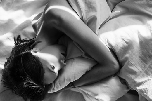 This Is Exactly What To Do When You Can't Fall Back Asleep, According To Experts