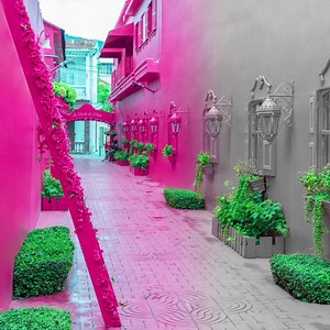 With a dozen waterfalls to be discovered, mountains, a delectable shoreline, statues and beautiful architecture, you might be surprised at the most visually stunning attraction in Puerto Plata. Stop by the Paseo de Doña Blanca to see what we're talking about 💕#VoyageToPuertoPlata | Virgin Voyages