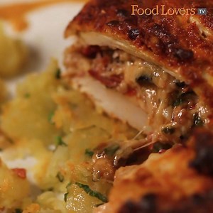 Smokey, buttery and inventive! This recipe to a Tandoori Spiced Chicken Breast Stuffed with Scamorza makes for a delicious main course worth all the effort! https://www.foodlovers.in/…/scamorza-filled-chicken-tandoo…/ #Tandoor #Chicken #TandooriChicken #Scamorza #ChickenRecipe #Recipe #FoodLoversTV #TruthInFoodWineAndDining Lazy Suzy | Kripal Amanna | Facebook
