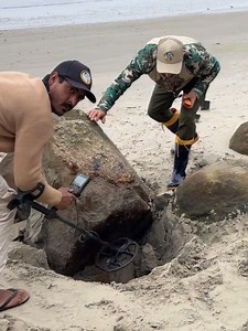 They found a priceless treasure inside the water hole on the beach - part 2 . . . #discoverychannel #treasure #priceless #part2