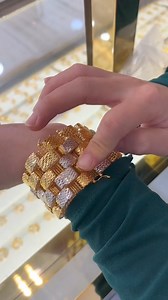 9.2K views · 49 reactions | Cara pakai Rantai tangan rolex 3D  | KEDAI EMAS SRI INDAH | Facebook