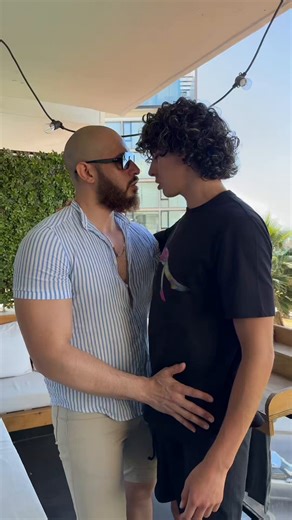 RT @antoniohorland: Welcome December!Premiere 🎥This beautiful Chilean twink 🇨🇱was visiting the city and invited me to his house, he just…