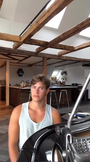 Lorenzo Bold: The Ultimate Compilation You Can't Miss