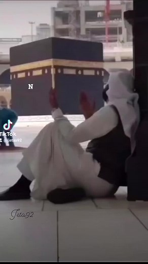 Prayer Ritual at the Kaaba in Mecca