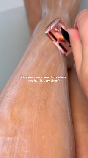 People always ask me if the camelie razor can shave really short hairs and yesss!! Totally #shavingtips #shavinghacks #hairremoval