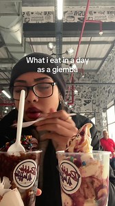 What I Eat in a Day as a Gymba — Waffles, Avo Toast & Potjie