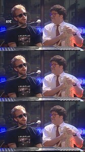 When #ChrisMartin and Andy Millman (played by #RickyGervais) sang #FixYou 🤣🎤 Blooper from the sitcom #Extras | Streaming now on #RTEPlayer 📺 #coldplay #coldplaydublin | RTÉ Player