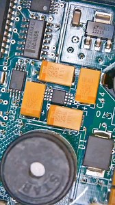 Desoldering Four Capacitors Without Flux. #desoldering #solderingiron #motherboardrepair #solderingstation #electronicsrepair | Nebs Alfonso