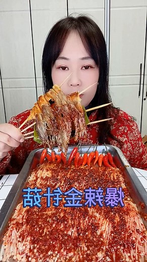 Eating spicy food #foodblogger #eating #MukbangChallenge #mukbang #mukbangfood #mukbangasmr #mubangshoweating | Solina Eating