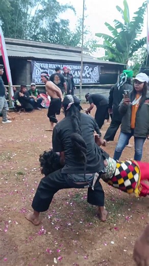 LIHAT ENDINGNYA ‼️ #kesurupan #kudalumping #jathilan #shorts