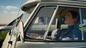 Elis Regina e Maria Rita cantam juntas no polêmico filme da Volkswagen