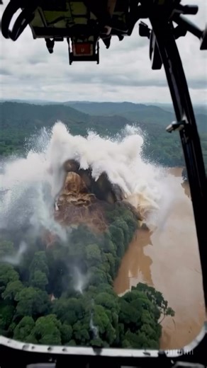 4.9K views | Deep in the Amazon, explorers captured something unbelievable on camera… Was this the legendary Yacumama | Productos | Facebook