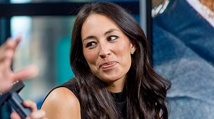 Not Curtains Or Blinds: Joanna Gaines' Trick To Upgrade Basic Windows On A Budget - Hunker