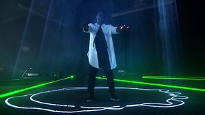 Wat hebben de Lexus NX, will.i.am en 350 laserstralen met elkaar gemeen? #NXontrack | Lexus