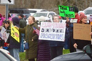‘Hands Off’ Portsmouth! - EastBayRI.com