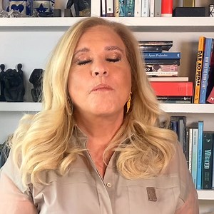 11K views · 572 reactions | A seguidora Rute colocou-me a seguinte questão: "Tenho medo de ser julgada e acabo por não publicar os vídeos que gravo. Como contrariar este medo?" Infelizmente é um medo muito comum! | Teresa Guilherme | Facebook