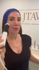 Sharing the Geneo steps and benefits while giving herself a Geneo facial! Head over to JTAV Clinical Skincare to check out this woman of many talents! 💪 Our unique combination of active ingredients and technologies allow for nutrients to penetrate deep within the skin, with ZERO downtime 🙅‍♀️⏱ | Glo2Facial