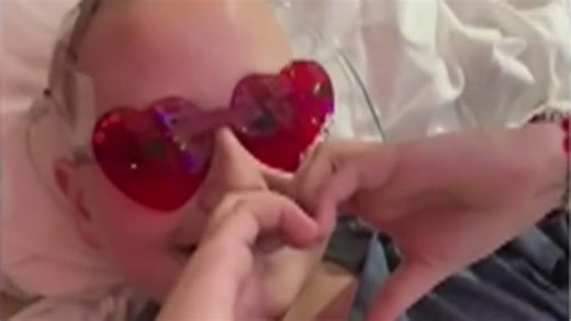 Pediatric patient in Indiana gets 'Swiftie Magic' treatment