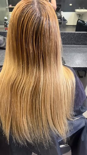 ✂️It’s amazing what a few foils and a root stretch can do✂️ #blonde#brisbane#northsidehairstylist#north#hair | Hair with chayanne
