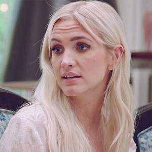 ASHLEE+EVAN: Ashlee Simpson-Ross and Evan Ross Are Getting Ready to Perform Live, But Something's Holding Ashlee Back!