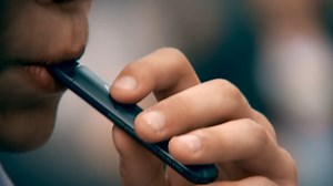 Tieners geraken te makkelijk aan een vape. Terzake ging op reportage. | VRT NWS