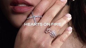 HEARTS ON FIRE 鑽石戒指，瑰麗造型將光芒環於指間，閃耀精彩不凡的璀璨風采。 ▼探索更多 https://bit.ly/47CwtCv #HeartsOnFireTaiwan #HeartsOnFire #Diamonds #ShareLove | Hearts On Fire