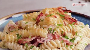 Sajtos-sonkás tészta