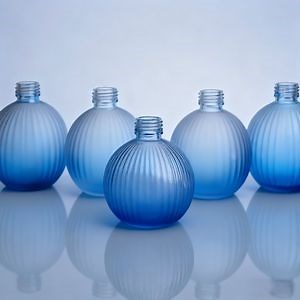 [Hot Item] 180ml Round Diffuser Sprayer Bottle Container Luxury Customized Empty Glass Spray Perfume Bottles