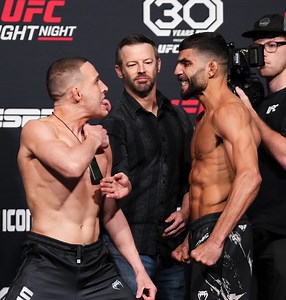 Estamos a casí nada de que los guerreros vayan a sus batallas de #UFCVegas74 👏 ESTELARES 9pm ET 🇺🇸 / 7pm 🇲🇽 / 10pm 🇦🇷 / 3am 🇪🇸 PRELIMINARES 7pm ET 🇺🇸 / 5pm 🇲🇽 / 8pm 🇦🇷 / 1am 🇪🇸 | UFC