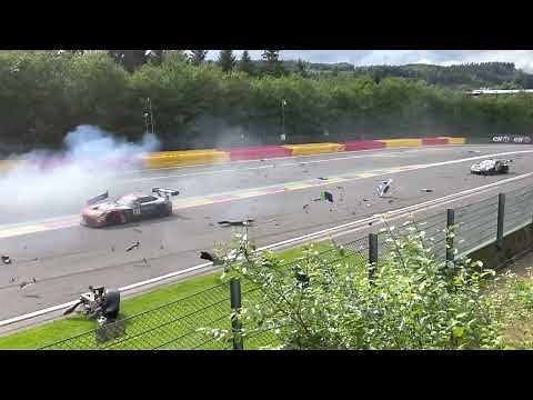 【衝撃事故】衝撃のレース事故！スパ・フランコルシャン オールージュを抜けたあとの事故が凄まじかった！